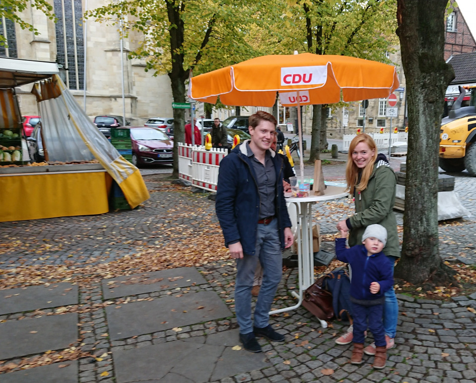 Morten Steimann führte auf dem Wochenmarkt viele gute Gespräche mit Bürgerinnen und Bürgern